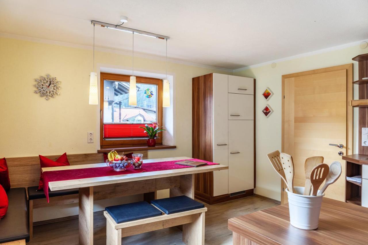 Ferienwohnung Galerie Kaiser Mayrhofen Esterno foto