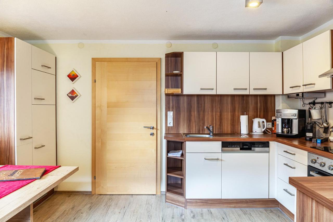 Ferienwohnung Galerie Kaiser Mayrhofen Esterno foto