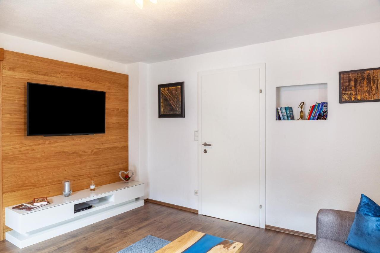 Ferienwohnung Galerie Kaiser Mayrhofen Esterno foto