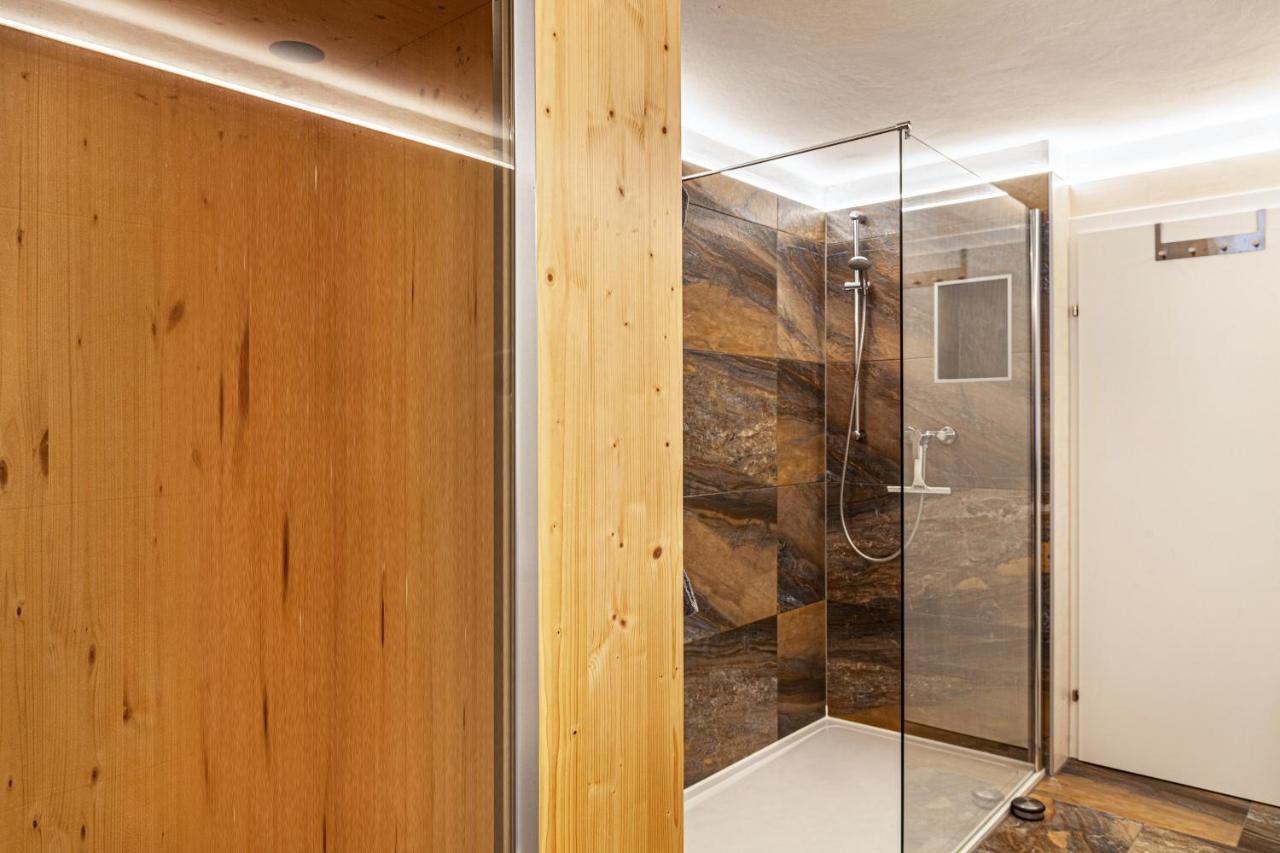 Ferienwohnung Galerie Kaiser Mayrhofen Esterno foto