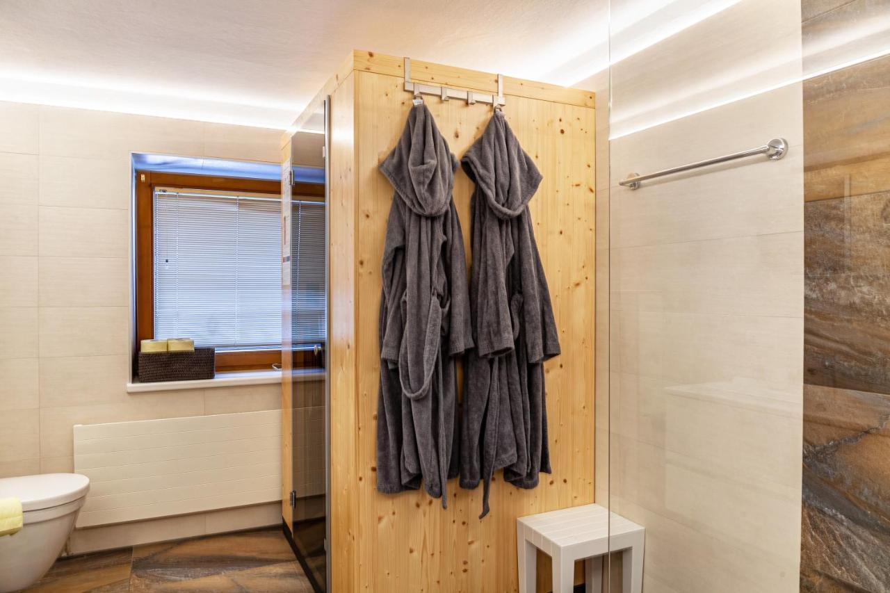 Ferienwohnung Galerie Kaiser Mayrhofen Esterno foto